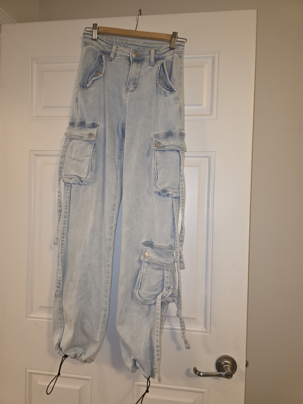 Light Wash Cargo Jogger Jeans - Women